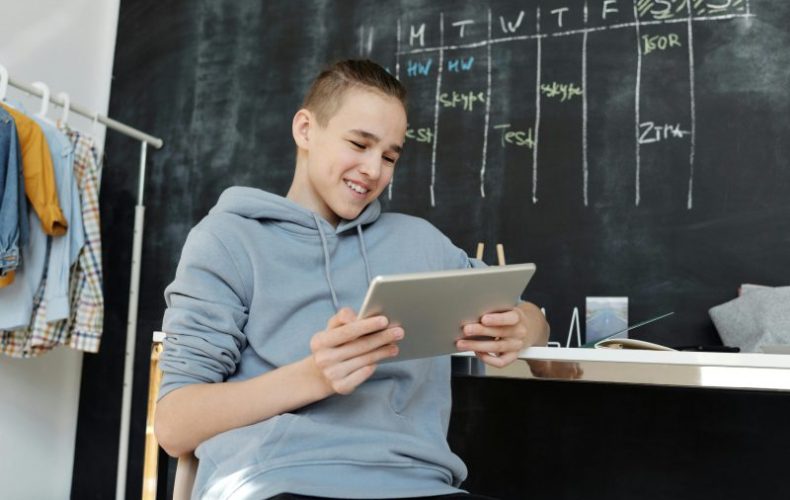 Teen Therapist in Santa Clarita